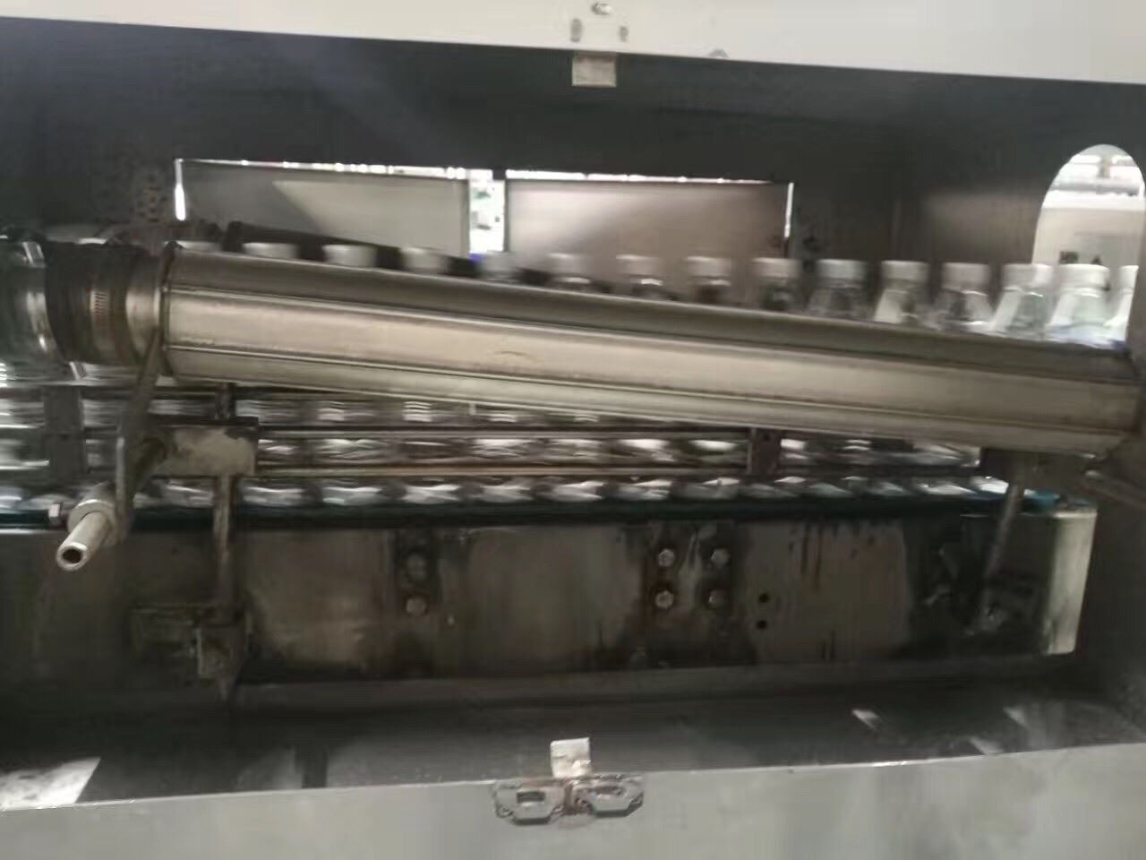 SCB High Volume Centrifugal Blowers with the Coanda Air Knives, which are welcomed in the Drink Drying Line SCB High Volume Centrifugal Blowers with the Coanda Air Knives, which are welcomed in the Drink Drying Line
